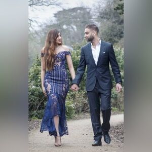 Beautiful hourglass dress longer at the back, Navy Beige